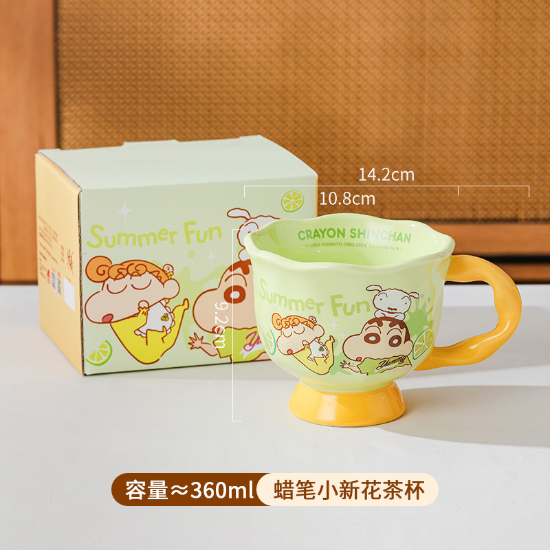 Crayon Shin-chan taza de agua de dibujos animados taza de té de flores taza de cerámica de alto valor ins linda taza de pareja de oficina