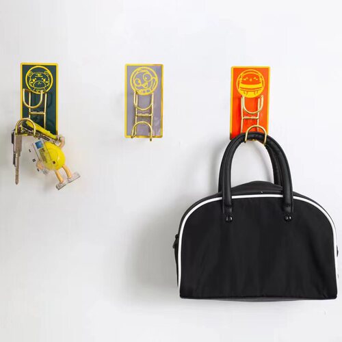 Household wall-mounted light luxury washbasin rack toilet hanging basin bathroom punch-free washbasin storage rack hook seamless sticky hook
