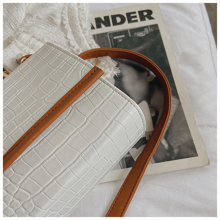 2021 New Women's Bag Fashionable Bamboo Handbag Elegant Crocodile Pattern Shoulder Messenger Bag Small Underarm Bag display picture 2