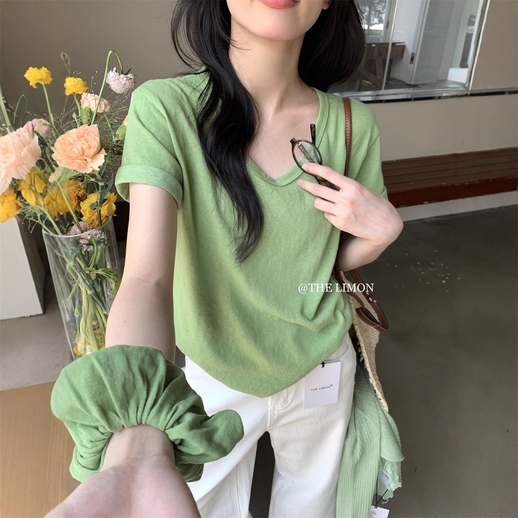 Liquidación, sin devoluciones ni cambios, camiseta de manga corta con cuello en U, estilo básico de té verde limón, estilo coreano simple de verano 2025, para mujer, con lazo para el pelo. image 4