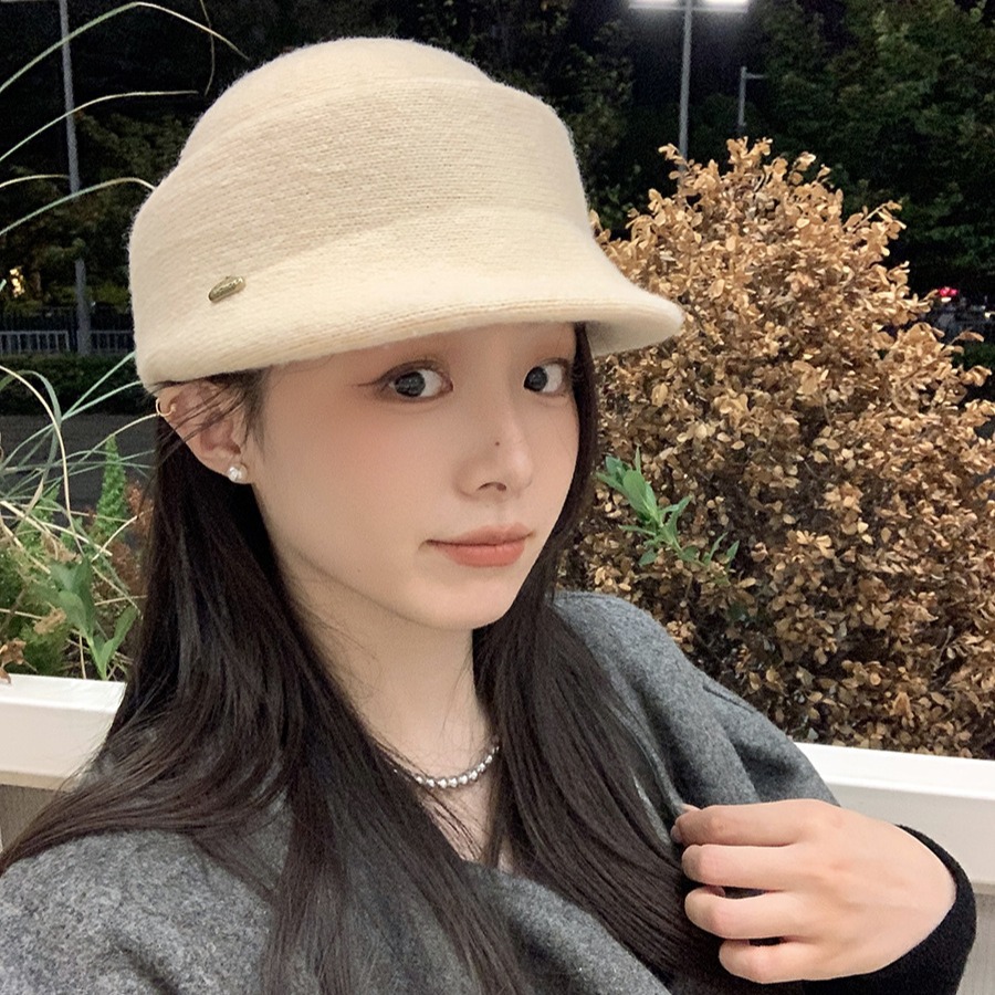Gran Bretaña estilo extranjero gorra de lana de oro gorra de caballo retro versátil cara pequeña moda temperamento sombrero para mujeres otoño invierno