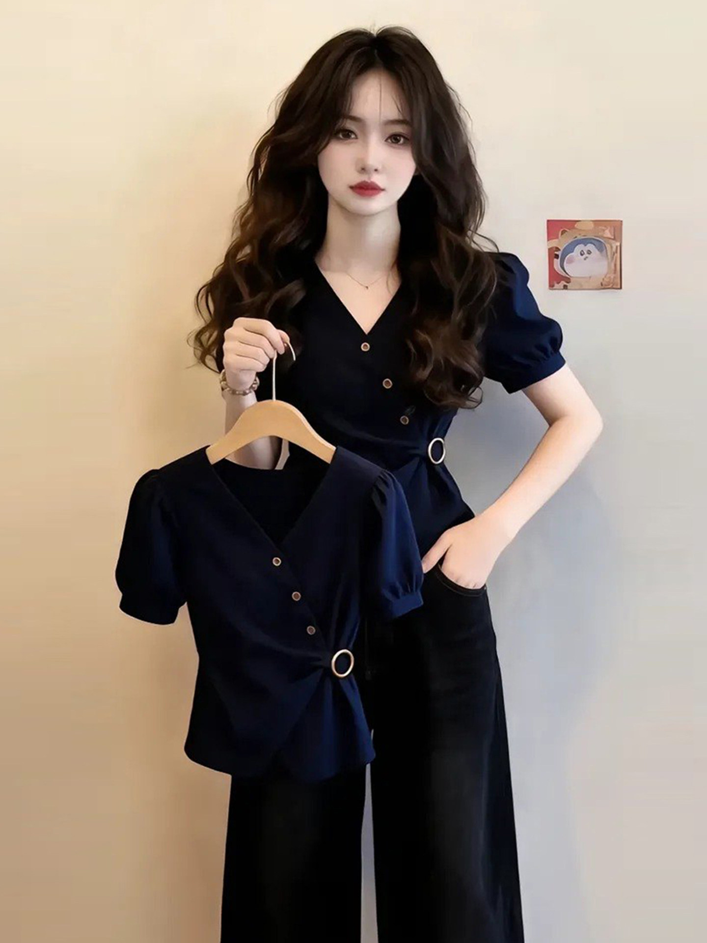 Áo sơ mi nữ cổ V tay ngắn thiết kế thời trang ôm dáng A1208 — Xanh lông mòng đen