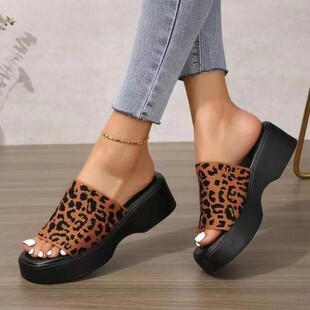 Դ�^�S�ҚW���羳�¿�һ�����¸������ЬSlippers���Q��a���l