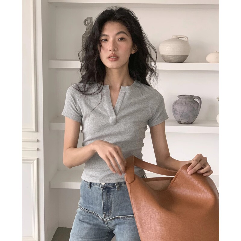 [Modal] Black V-neck Spice Girls Tight Short-sleeved T-shirt Women's Summer New Casual Shoulder Short Top Women