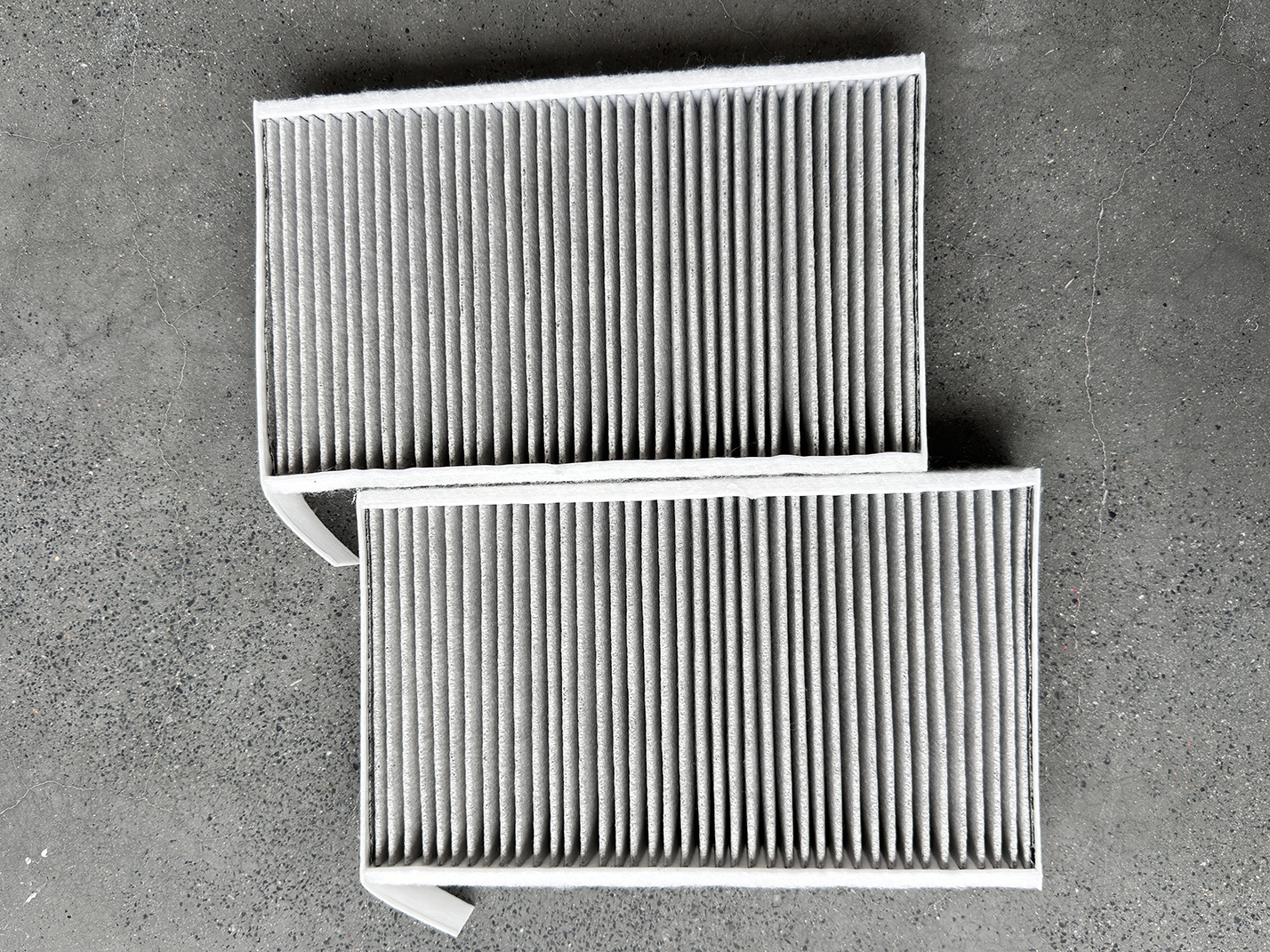 Suitable for Tesla Model 3/Re-New 3Y/Y Air Conditioning Filter Element 1813371-00-B Activated Carbon Air Conditioning Filter