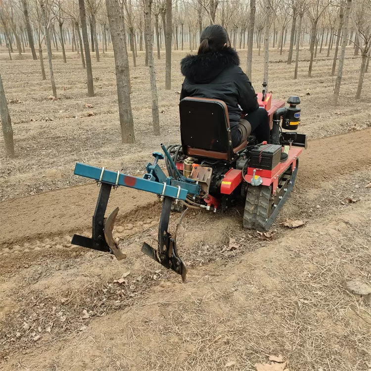 新型履带式微耕机 多功能旋耕机 农用翻地耕地起垄松土割草机