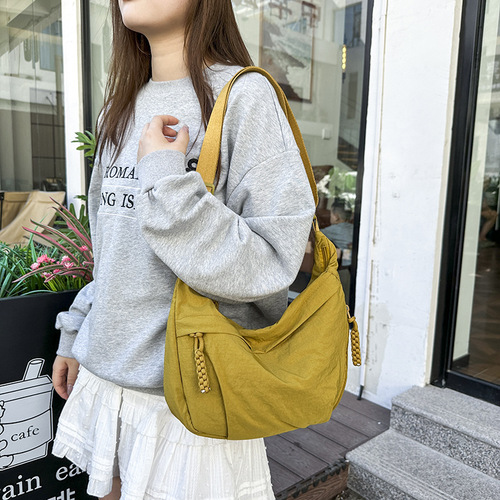 Lady's Handbag 2025 New Korean Style Unique Autumn/Winter Lightweight Single Shoulder Crossbody Bag Casual Underarm Bag