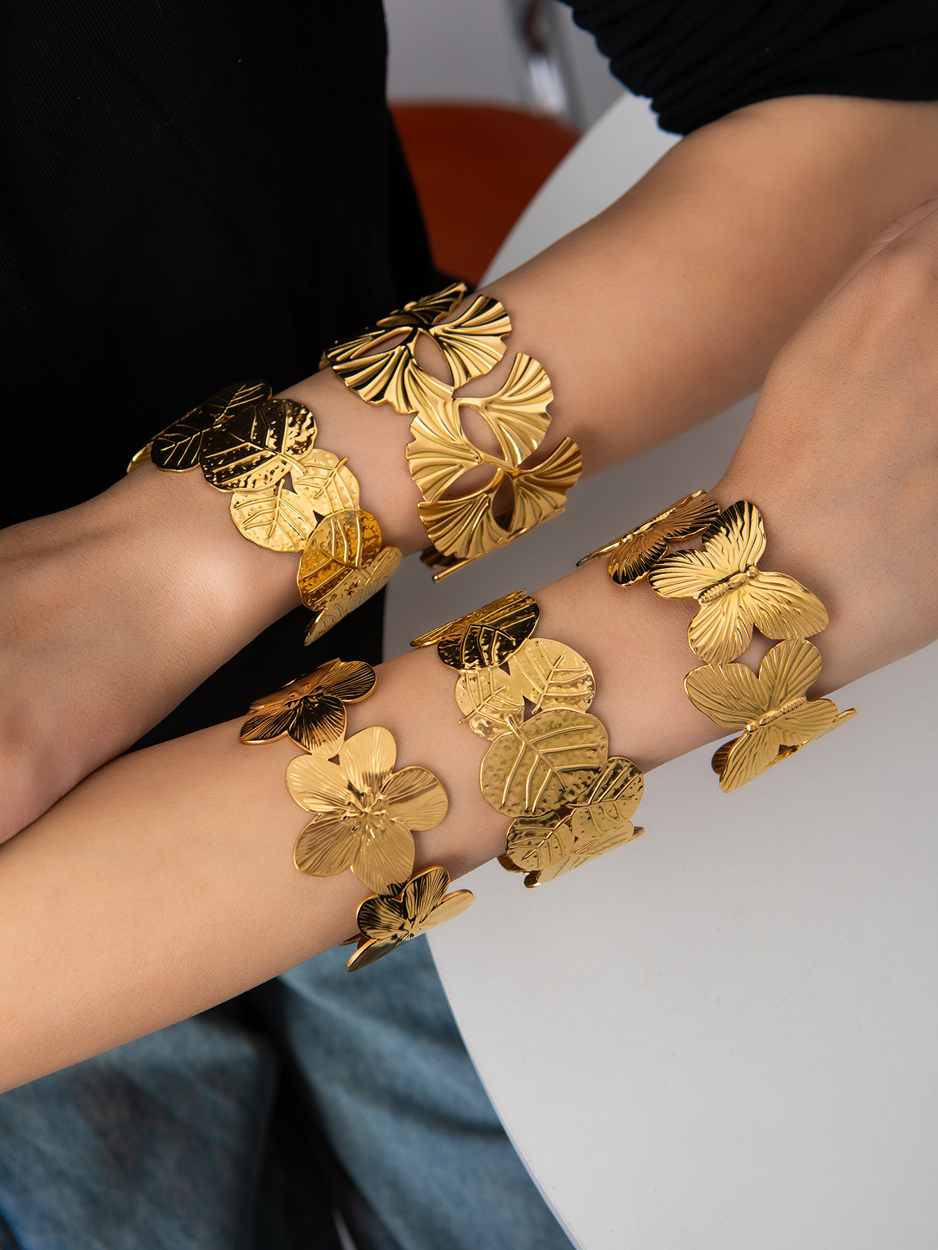 29g Weight 18K Gold Plated Plating Material Bangle Classification Titanium Steel Chain Material 1 Piece Quantity Casual, Party, Street Occasion Titanium Steel Material Flower, Butterfly Pattern All Seasons Season Women's Gender Plating Design IG Style Style Gold Color IG Style Flower Butterfly Titanium Steel 18K Gold Plated Bangle In Bulk 无