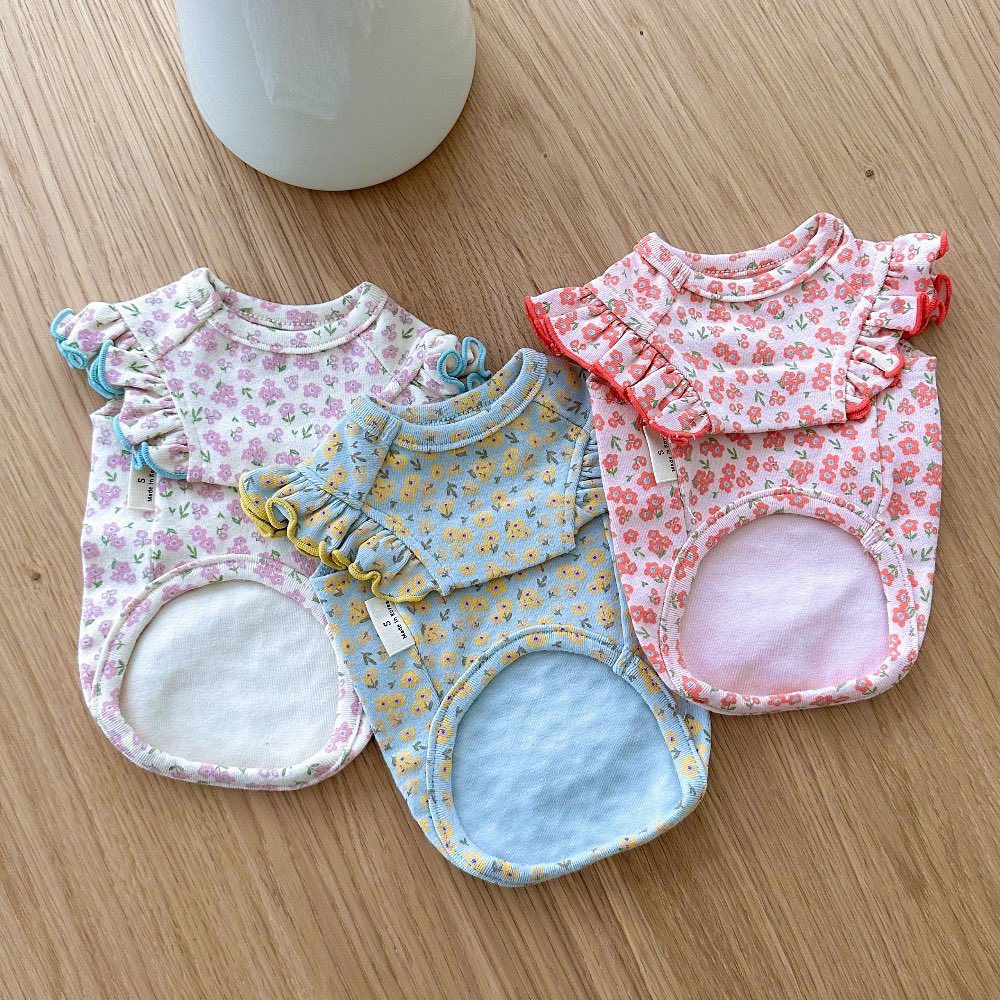 Primavera y verano perro estilo japonés y coreano lazo pequeño floral manga voladora chaleco gato de dos patas perro pequeño ropa para perros