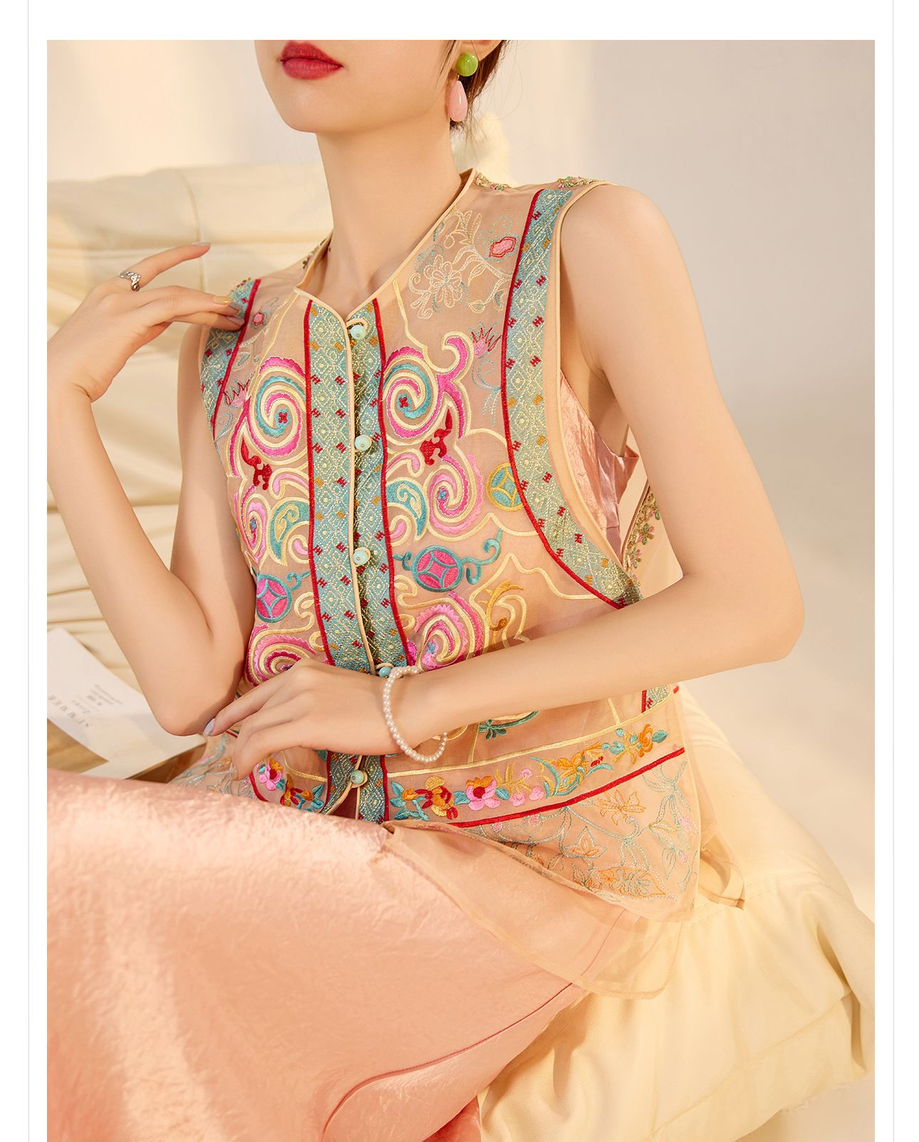 Áo vest cổ đứng phong cách retro Trung Hoa, thiết kế thêu, chất liệu tơ dâu tằm, mẫu ZX N4045 — Màu đen, Hồng mơ chi tiết 4