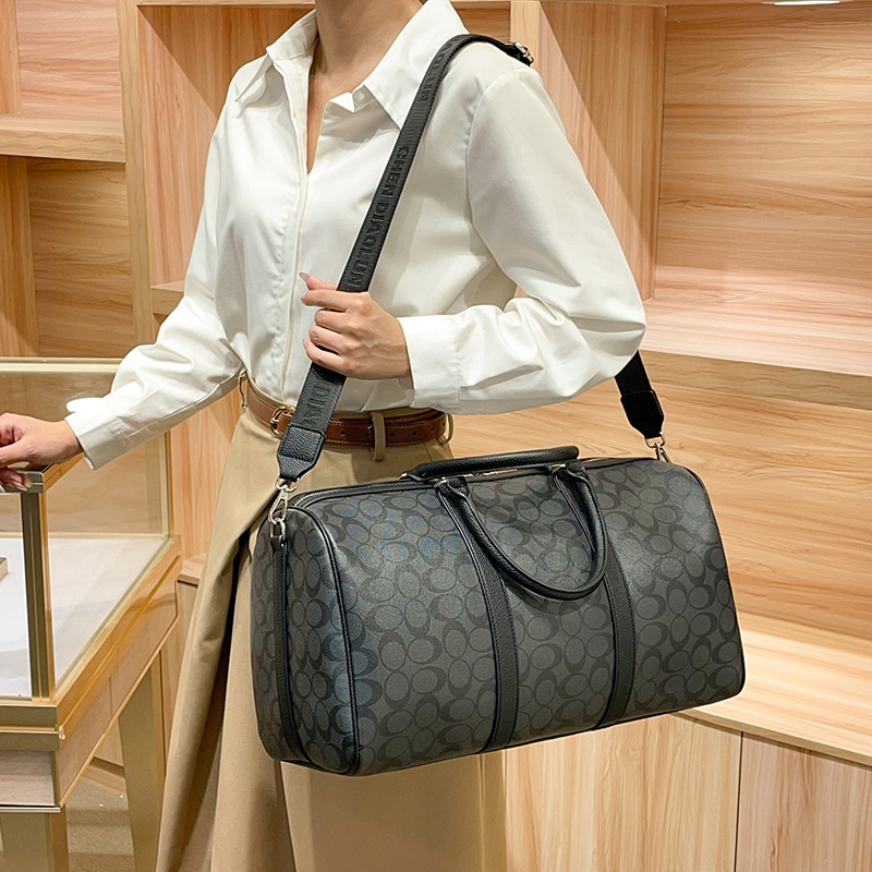 Universal travel bag for leisure