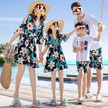 海滩亲子装夏季新款一家四口沙滩度假裙装海边三口母子母女连衣裙