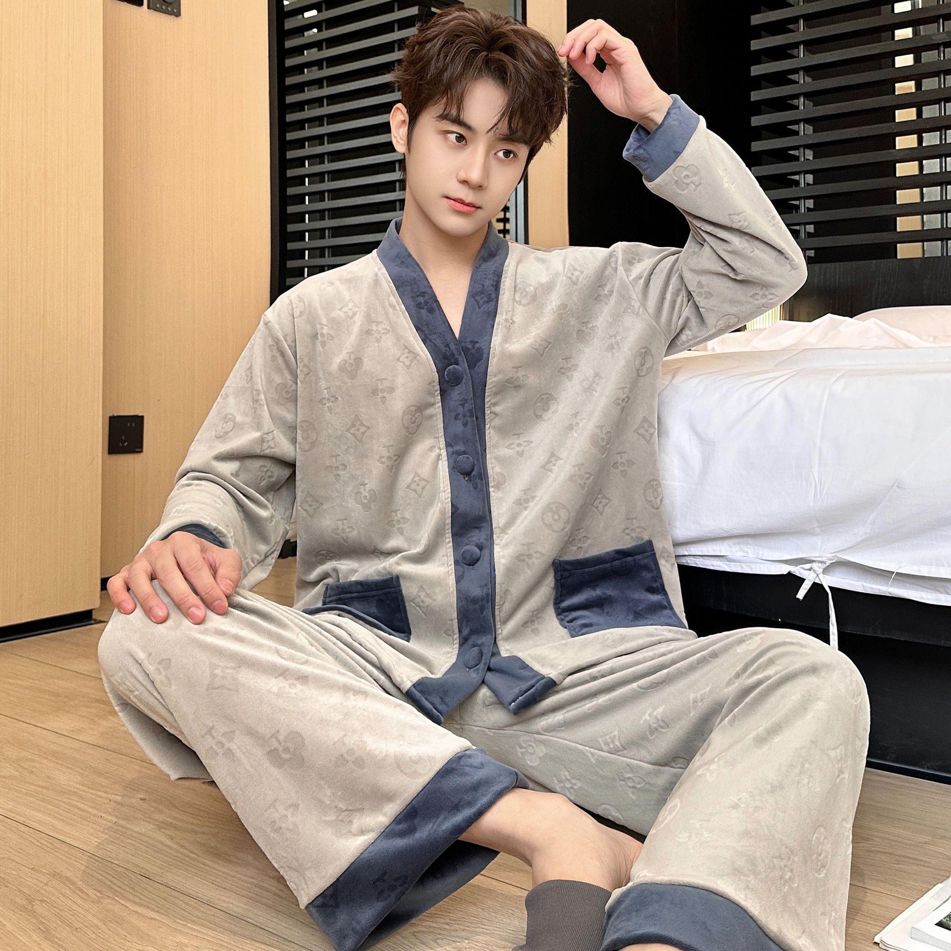 Men's Pajamas Winter Double-Sided Island Velvet V Neck Autumn and Winter Cardigan High-End Long-Sleeved Large Size Home Wear Set