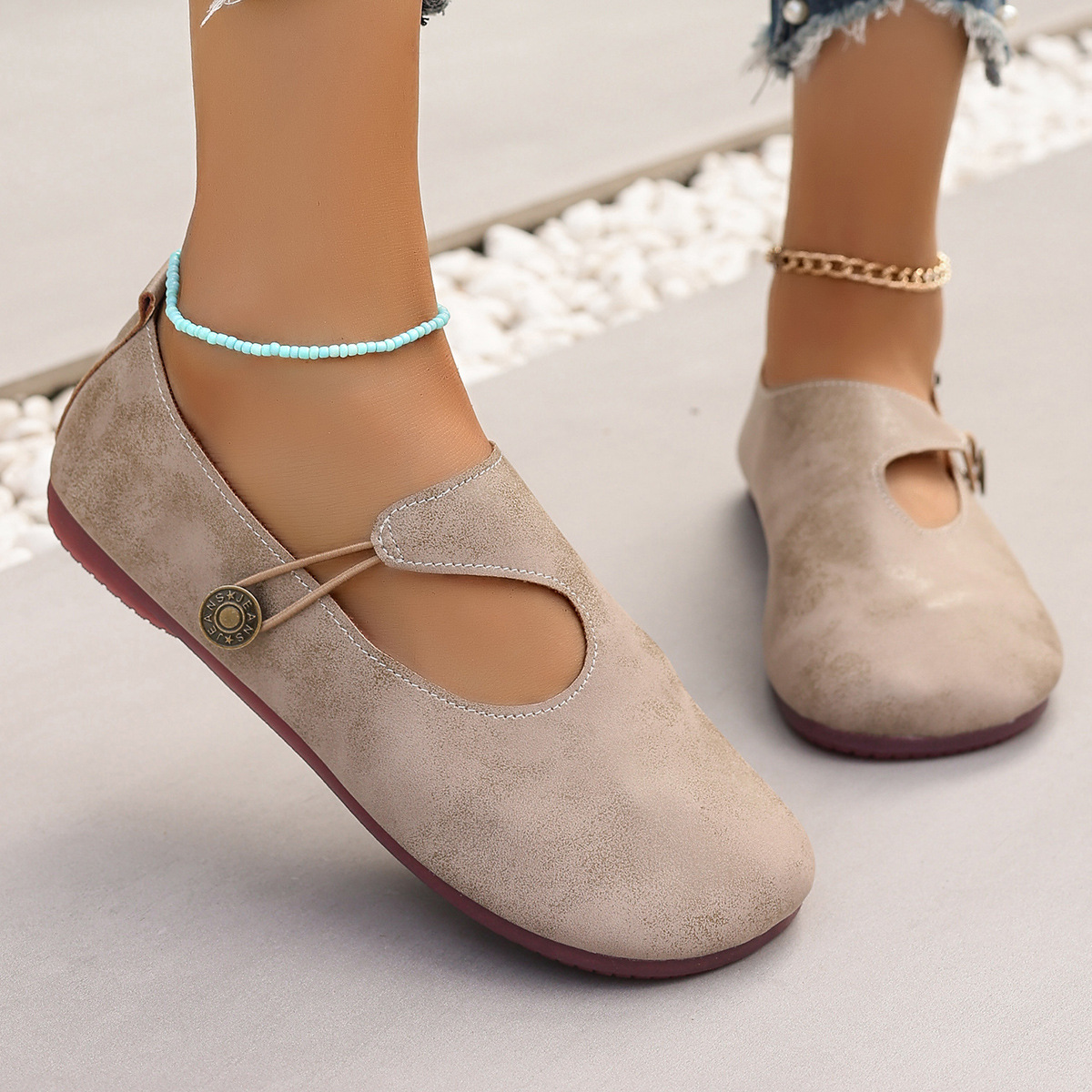 Women's Plus Size Comfortable Slip On Shoes Hollowed Out Soft Soled Flat Retro Loafers Autumn New Style Size 43_vogvips.com