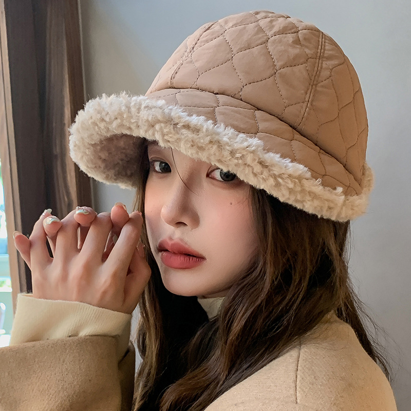 Chapeau en poils d'agneau pour femmes, chapeau chaud de cyclisme, défilé de mode, visage, petit duvet, langue de canard, en Stock, nouvelle collection automne et hiver_voghion.com