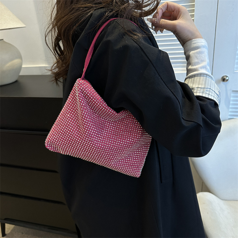 2024 nuevo bolso de cena de diamantes completos de diamantes calientes bolso de moda bolso de hombro con cremallera bolso de noche de color sólido de estilo occidental bolso de axila