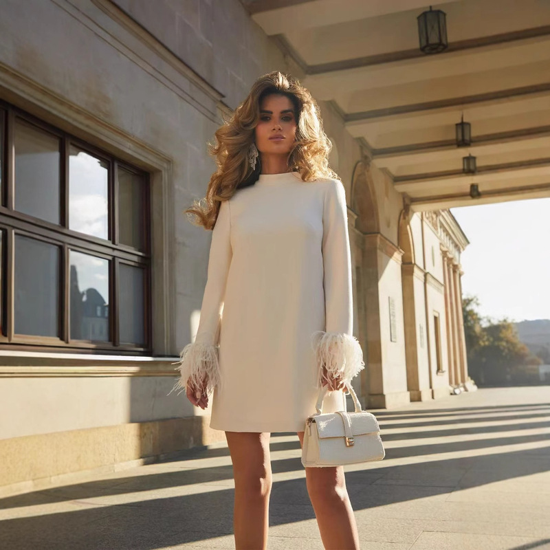 Europe and the United States cross-border autumn and winter new fashion temperament long sleeve socialite wind feather stitching dress 1026 Europe and the United States cross-border autumn and winter new fashion temperament long sleeve socialite wind feather stitching dress 1026