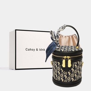 ��Ʒ��Ƥ�r�ЈAͲ����Ů�̽�ˮͰ���߼��д���2025�¿�μ�б���