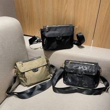 休闲简约翻盖小方包女防水尼龙牛津布轻便百搭横款单肩邮差斜挎包