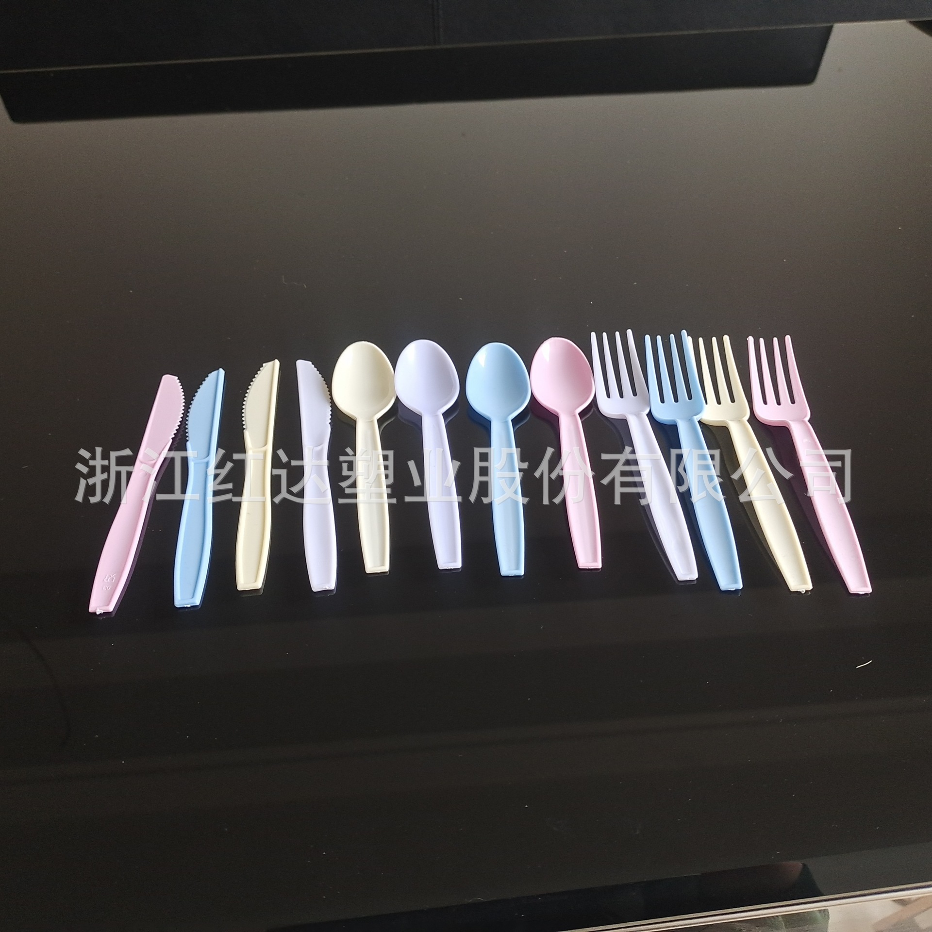 彩色一次性刀叉勺pp材质ps材质均可生产厂家供货质量优货源稳定