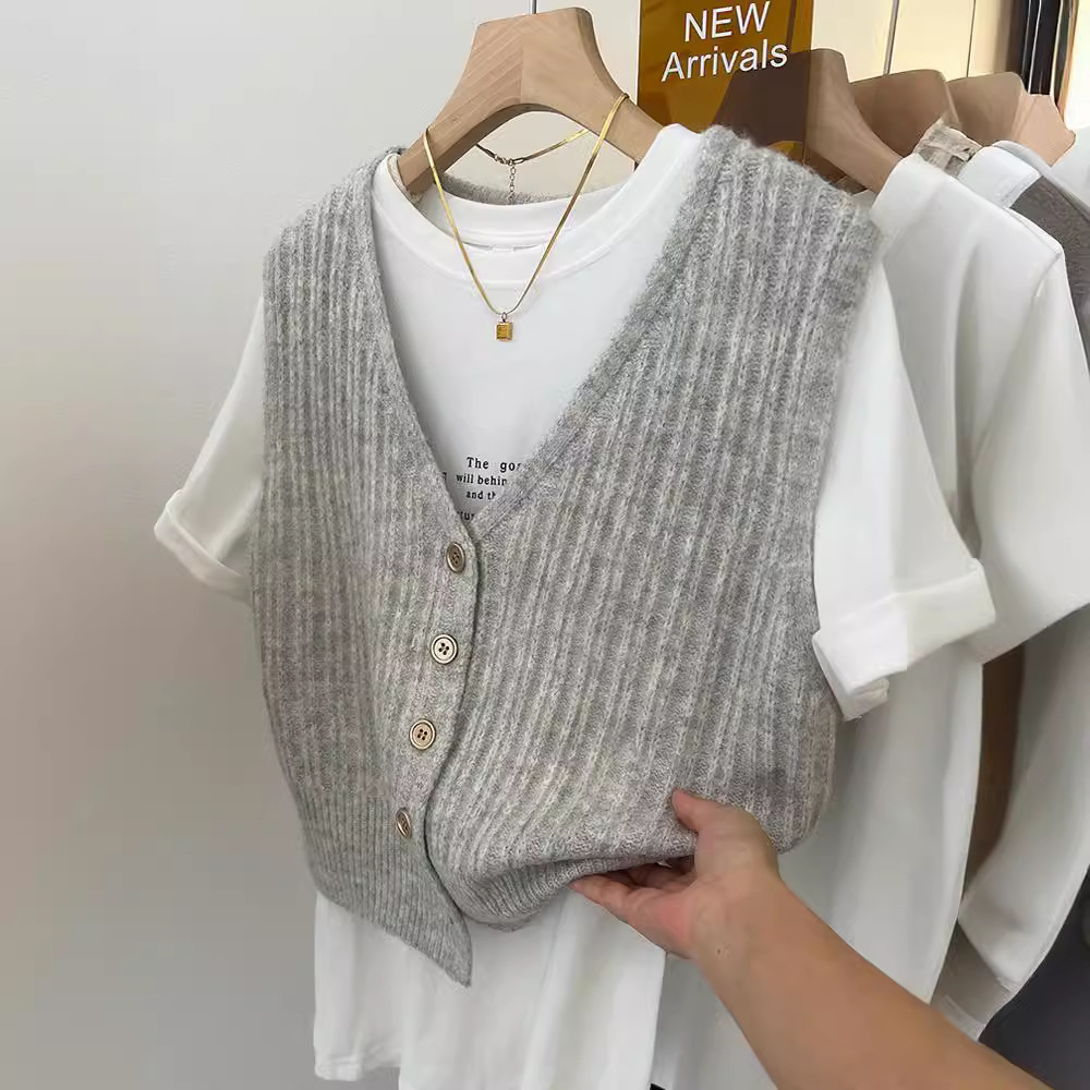 Retro knitted vest