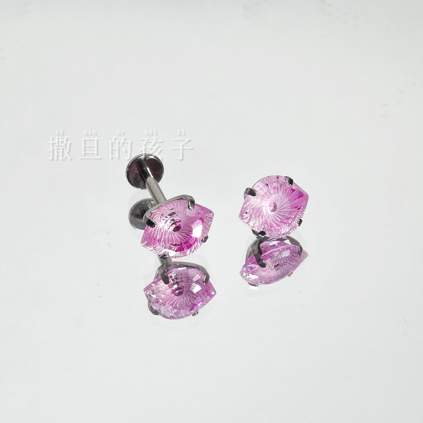 Satan's Child Devil Eye Lip Stud Titanium Alloy Internally Threaded Niche Ear Cartilage Stud detail image 13