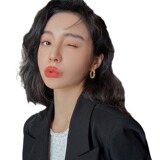 Ретро металлические небольшие дизайнерские серьги с косичкой, коллекция 2023, городской стиль, популярно в интернете, тренд сезона