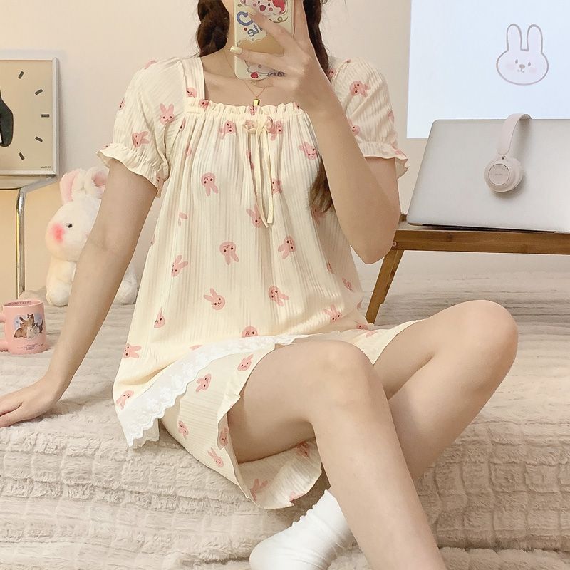 Comercio exterior al por mayor pijamas mujeres verano princesa estilo dulce cuello de una línea pantalones cortos de manga corta traje de servicio a domicilio de oso se puede usar afuera