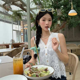 实拍 2026夏季新款小清新显瘦镂空蕾丝花边V领小背心上衣女99067