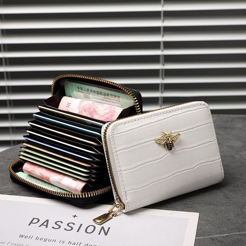 Package Lady's exquisite and high-end card holder with multiple card slots, thin design, ID card and driver's license portable and safe.