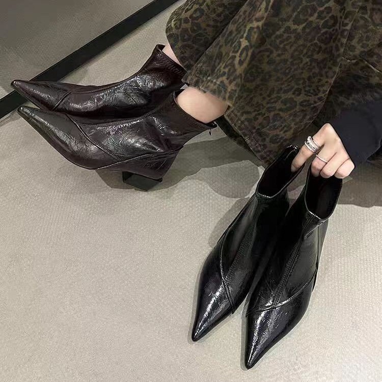 尖头小众瘦瘦靴2025秋冬新款靴子粗跟短筒女靴设计感马丁靴短靴女|undefined