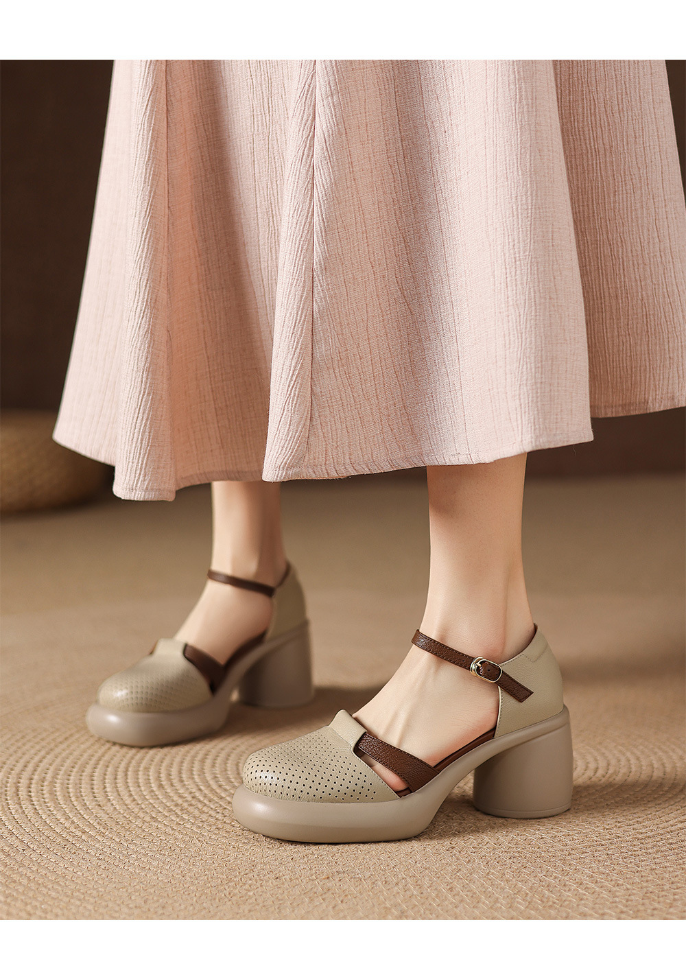 Sandal nữ da cừu mũi trùm đục lỗ quai ngang khóa một chữ gót thô 7.5 cm — màu trắng ngà chi tiết 8