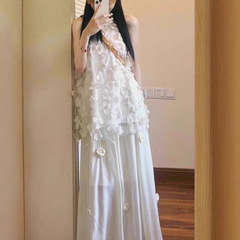立体的な花柄のノースリーブベストトップと年齢軽減のロングスカートのツーピースセットを備えた美しい夏のスーツ