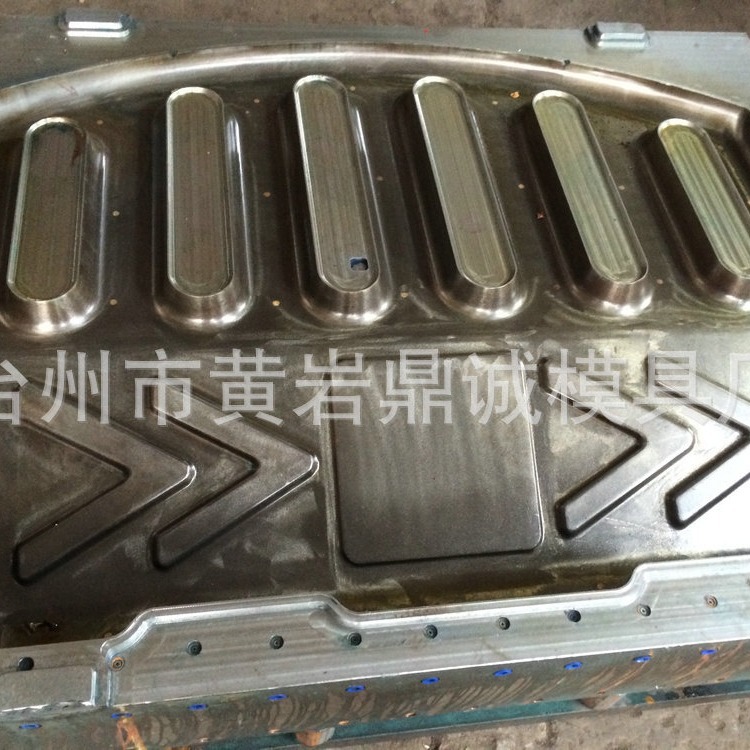 供应 交通设施模具 小型水马模具 台州水马模具 HDPE模具  MOULD