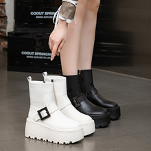 厚底皮靴子2025年秋冬新款马丁靴女皮带扣纯色短靴女简约增高女靴