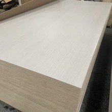 �������B����ӌ�ľ��������ľ��汳��������ľ�y���B�Ҿ�