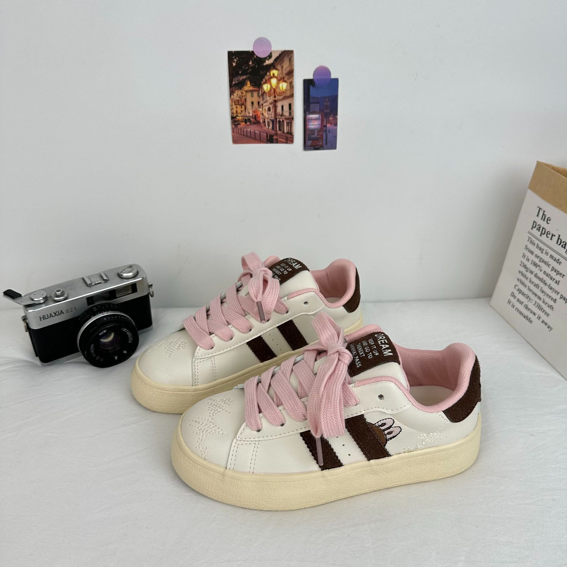 Yuanbo2025 primavera nuevos zapatos de skate de estudiantes nicho Harajuku graffiti zapatos blancos coreanos zapatos de lona generales
