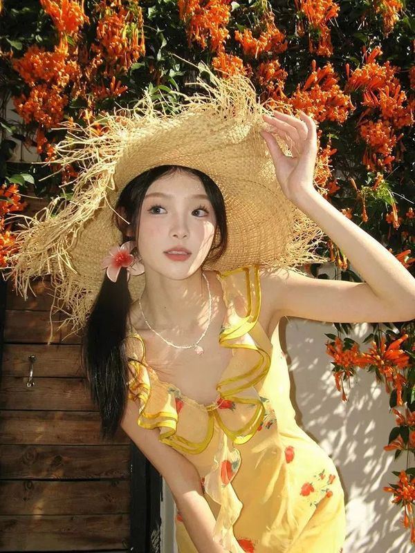 海边度假风碎花吊带连衣裙女夏季新款法式高级感温柔收腰绝美长裙|undefined