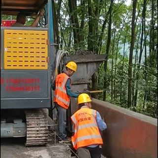 全自动路沿石滑模机 拦水带水沟滑模机混凝土一次浇筑水渠成型机