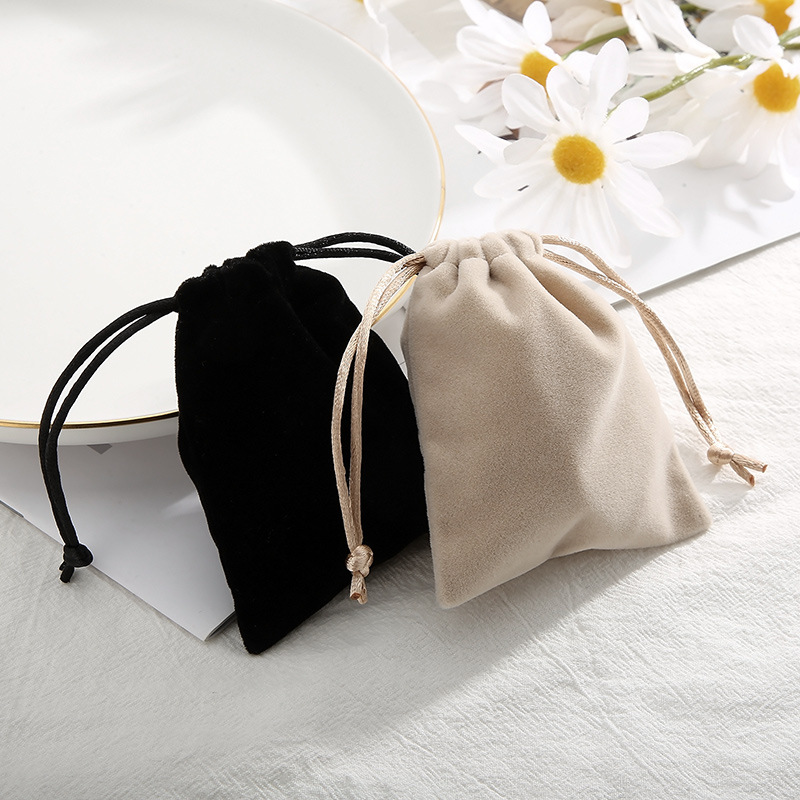 Simple Style Solid Color Cloth Jewelry Packaging Bags display picture 3