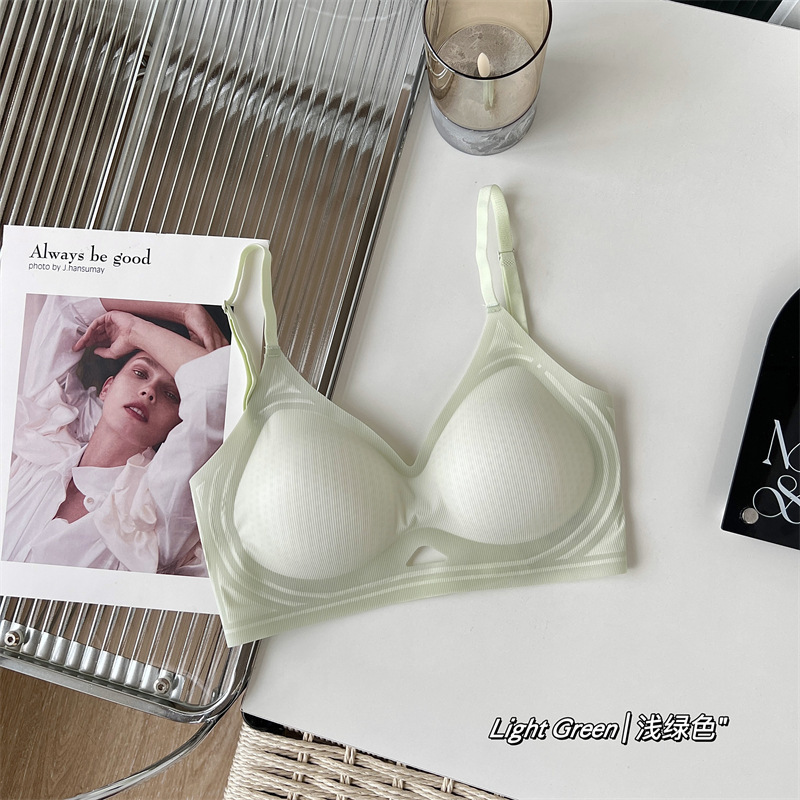 연한 녹색 단일 조각