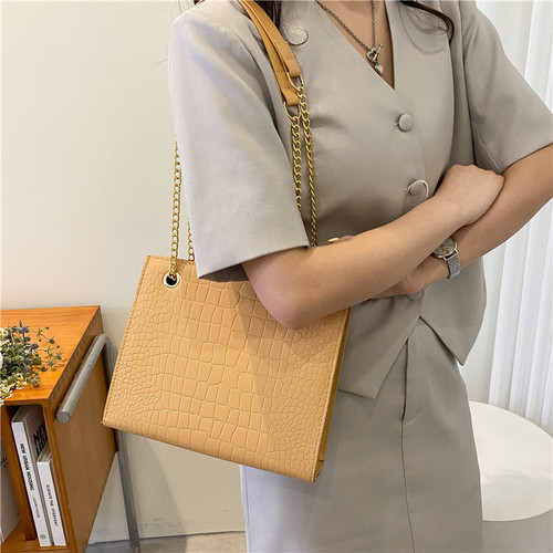 Textured popular bags for women 2020 new style fashionable shoulder bag casual chain solid color crossbody large bag