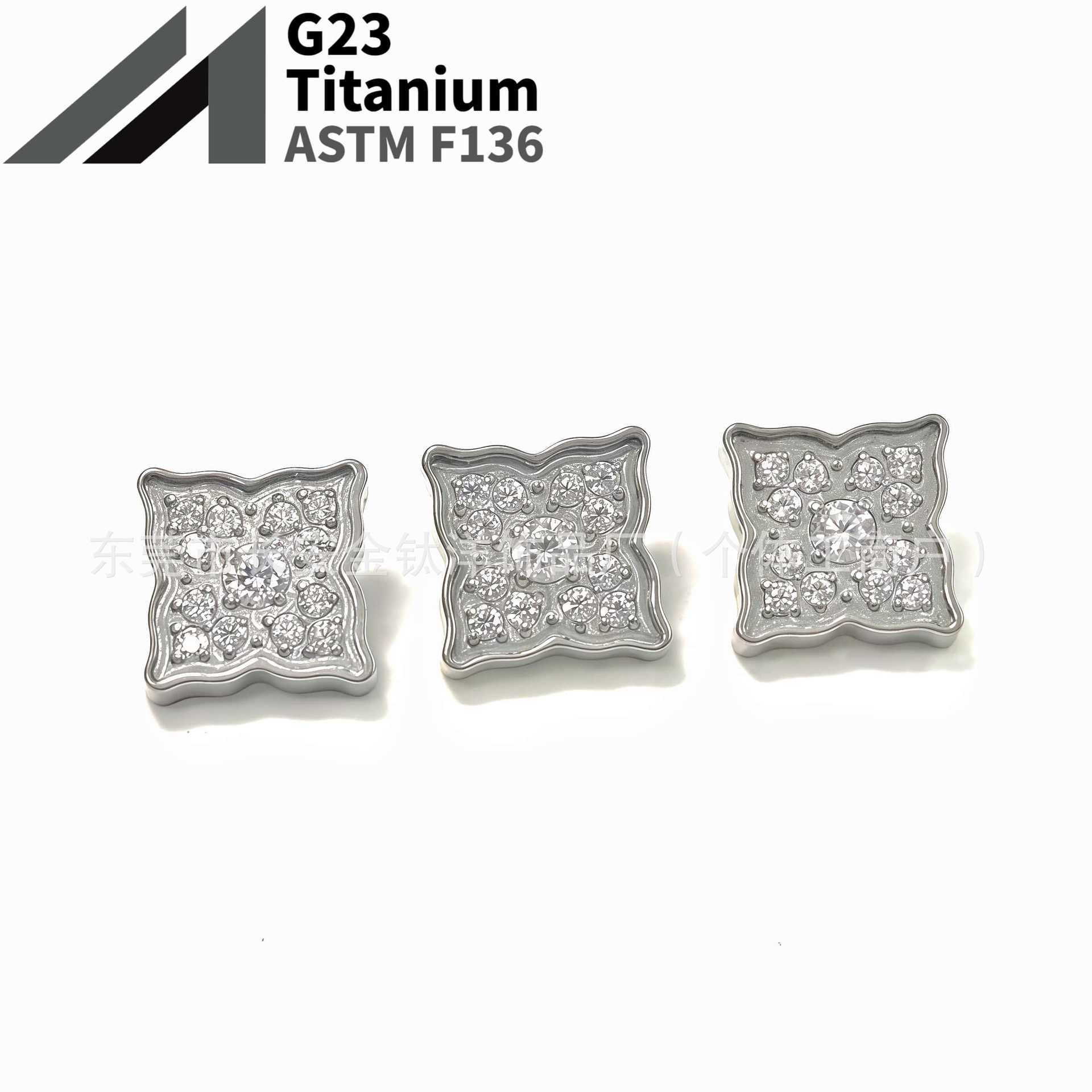 16G labret stud size and finish detail