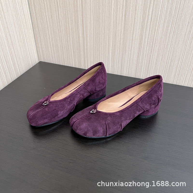 Pure Source Niche Autumn New M6 Suede Cute Pleated Split-Toe Women's Low-Mid Heel Fashion Ballet Shoes