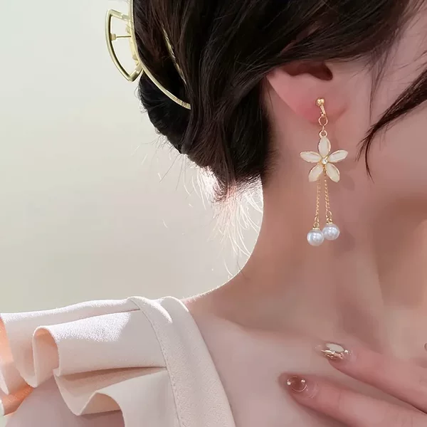 Tassel Ear Clips, High-End Non-Pierced Ear Clips, Niche Earrings, Artistic Retro Earrings, Celebrity Ear Cuffs, Light Luxury Earrings for Women