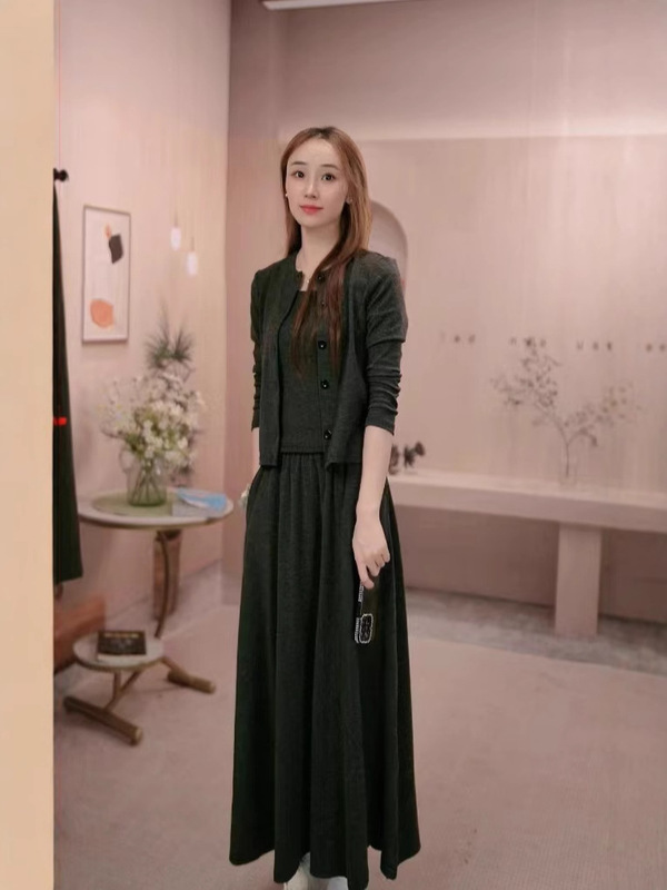 2025穿搭套装裙女感韩系时气针织开衫吊带半裙三件套新款气质优雅|undefined
