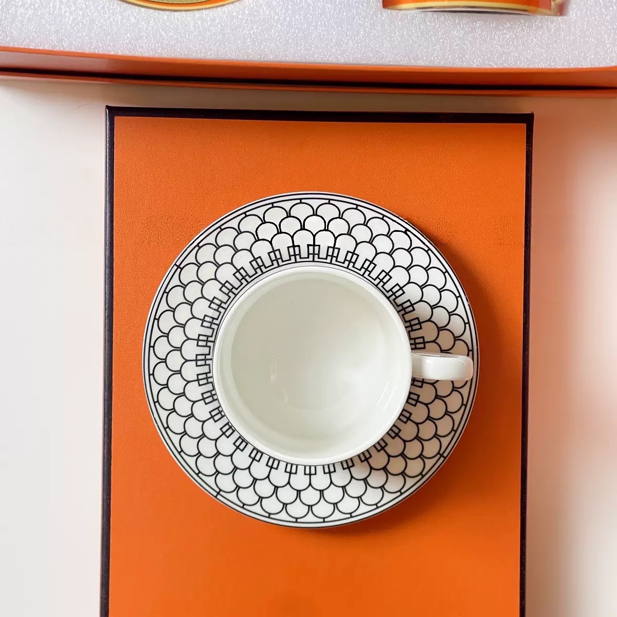 Corte europea transfronteriza retrógrada taza de café de porcelana casera doble taza de plato taza de cerámica taza de té de la tarde pareja