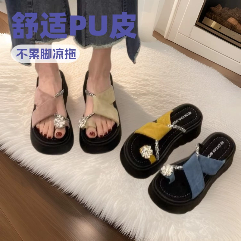 Женские летние шлепанцы в стиле феи, универсальные, новинка 2025 года, с блестящими стразами, цельный носок, кристаллы, французская толстая подошва.