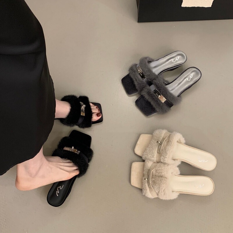 First Encounter: Lazy Chic Square-Toe Buckle Thick-Heel Open-Toe Furry Slippers for Women, 2026 New Versatile Outdoor Style