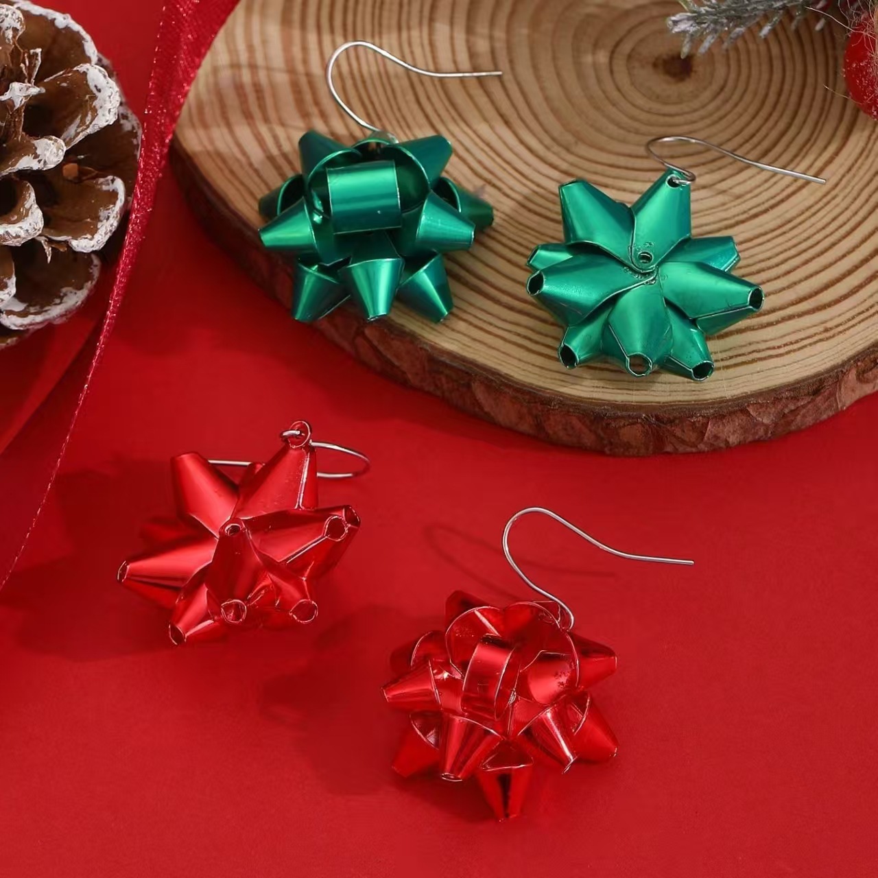 Red green earrings, 2 pair